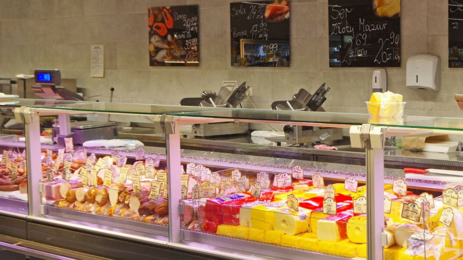 Pilne ostrzeżenie GIS. Groźna bakteria w serze, produkt znika ze sklepów