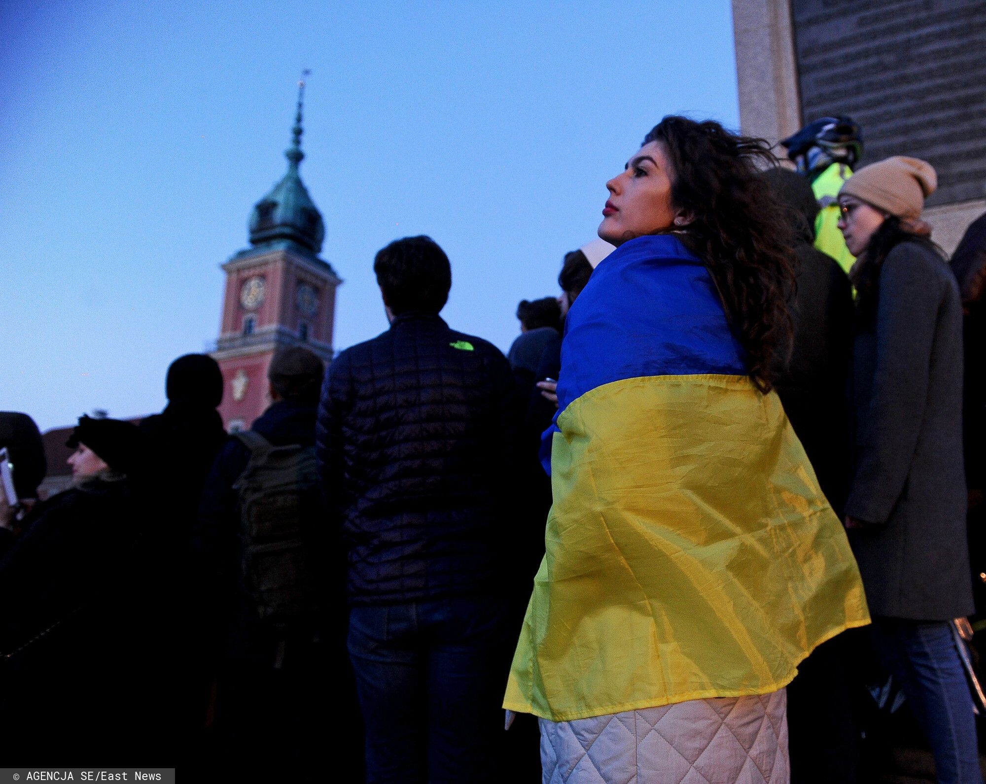 Dziewczyna z flagą Ukrainy
