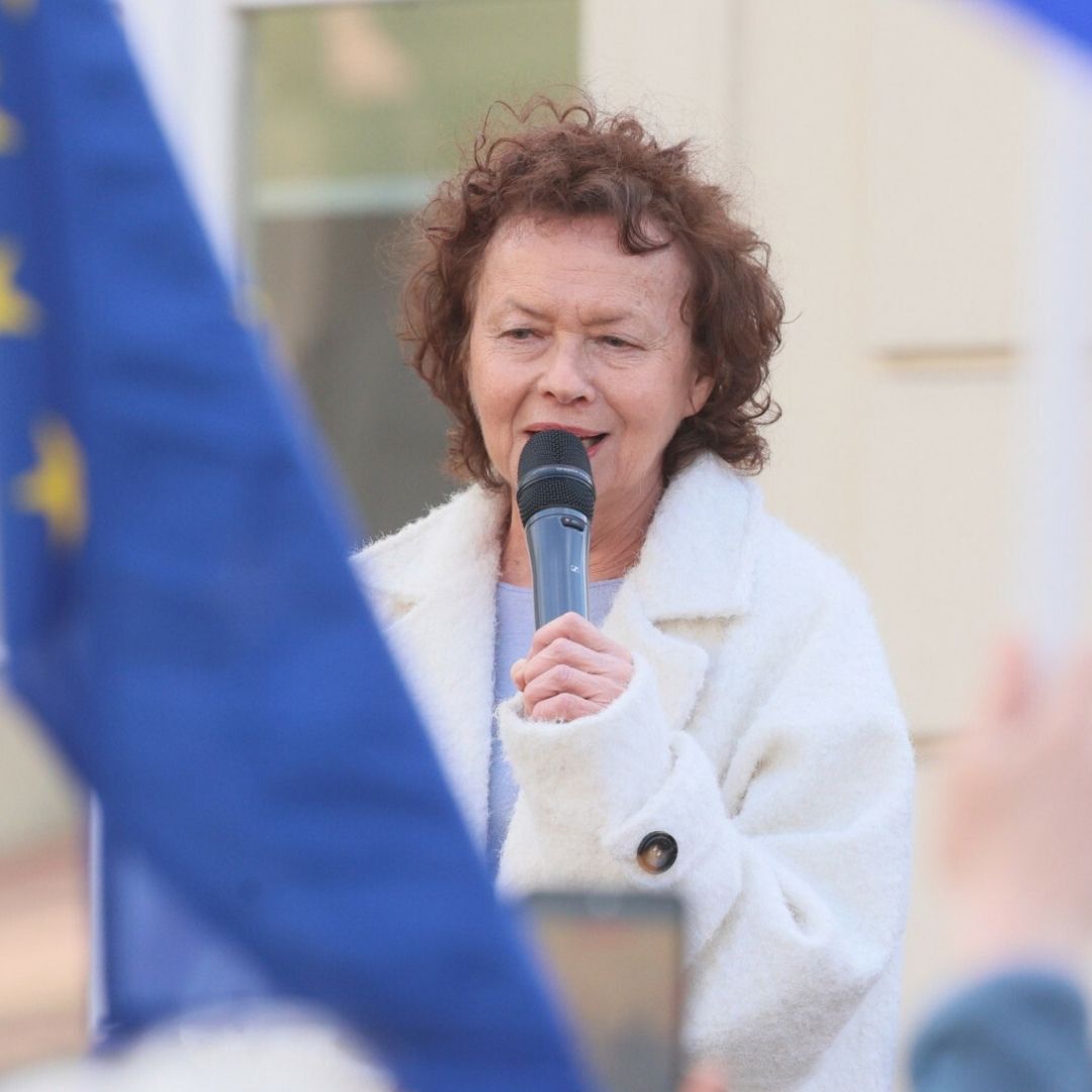 Legendarna aktorka bezwstydnie zakpiła z orędzia Karola Nawrockiego. Ostre słowa
