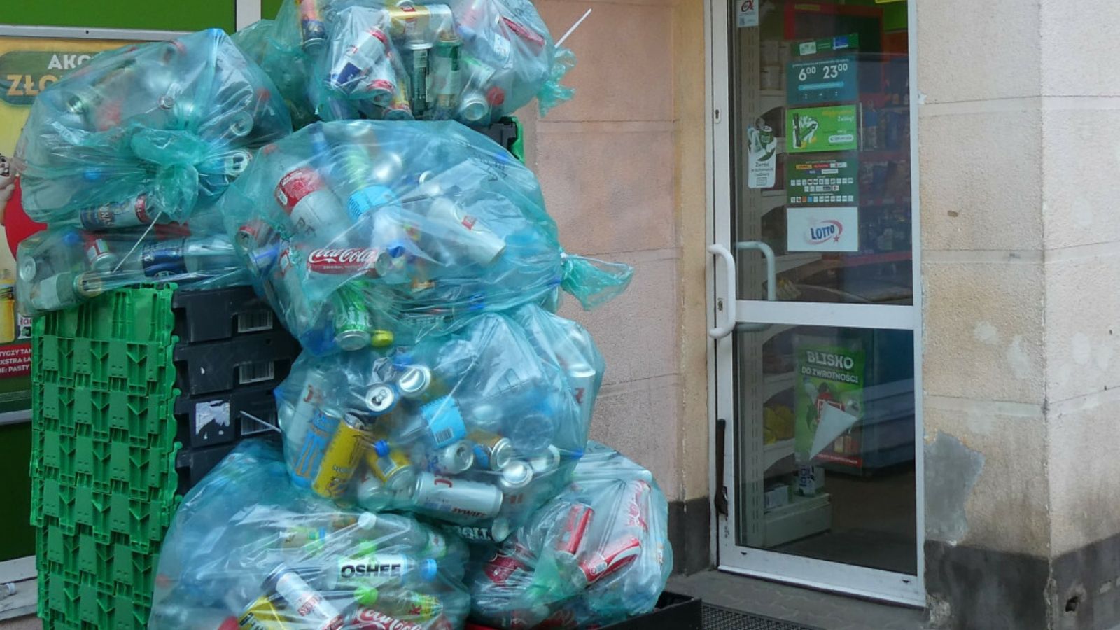 Butelki plastikowe, system kaucyjny