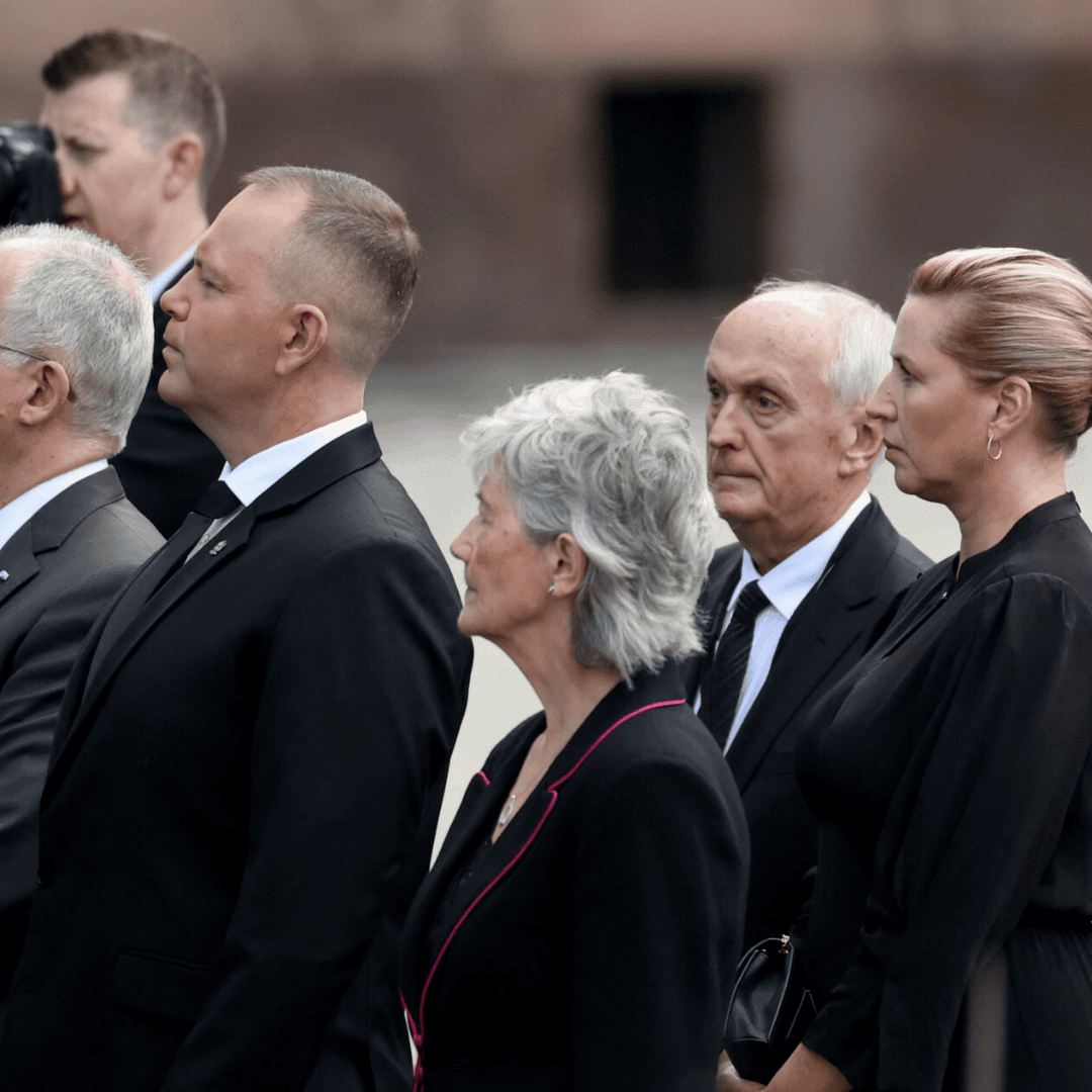 Karol Nawrocki i Wołodymyr Zełenski pojawili się na pogrzebie Haralda V. Uwagę zwraca jedno