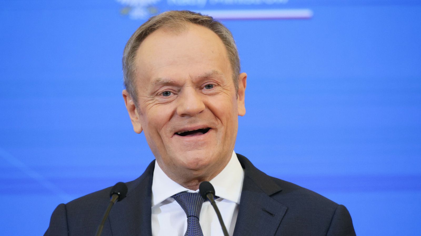 "Skromne" mieszkanko Tuska w Sopocie. Tam ucieka z 500-metrowej willi