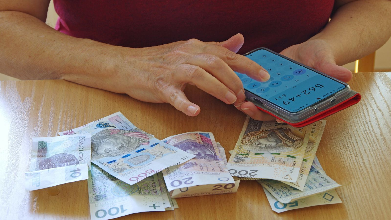 215,84 zł miesięcznie przy powszechnej chorobie. Bez sprawdzania dochodów, wystarczy wniosek