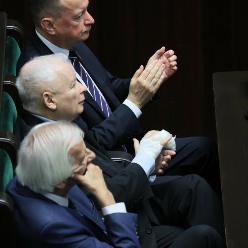 kaczyński złamany palec Fot. Wojciech Olkusnik/East News.jpg
