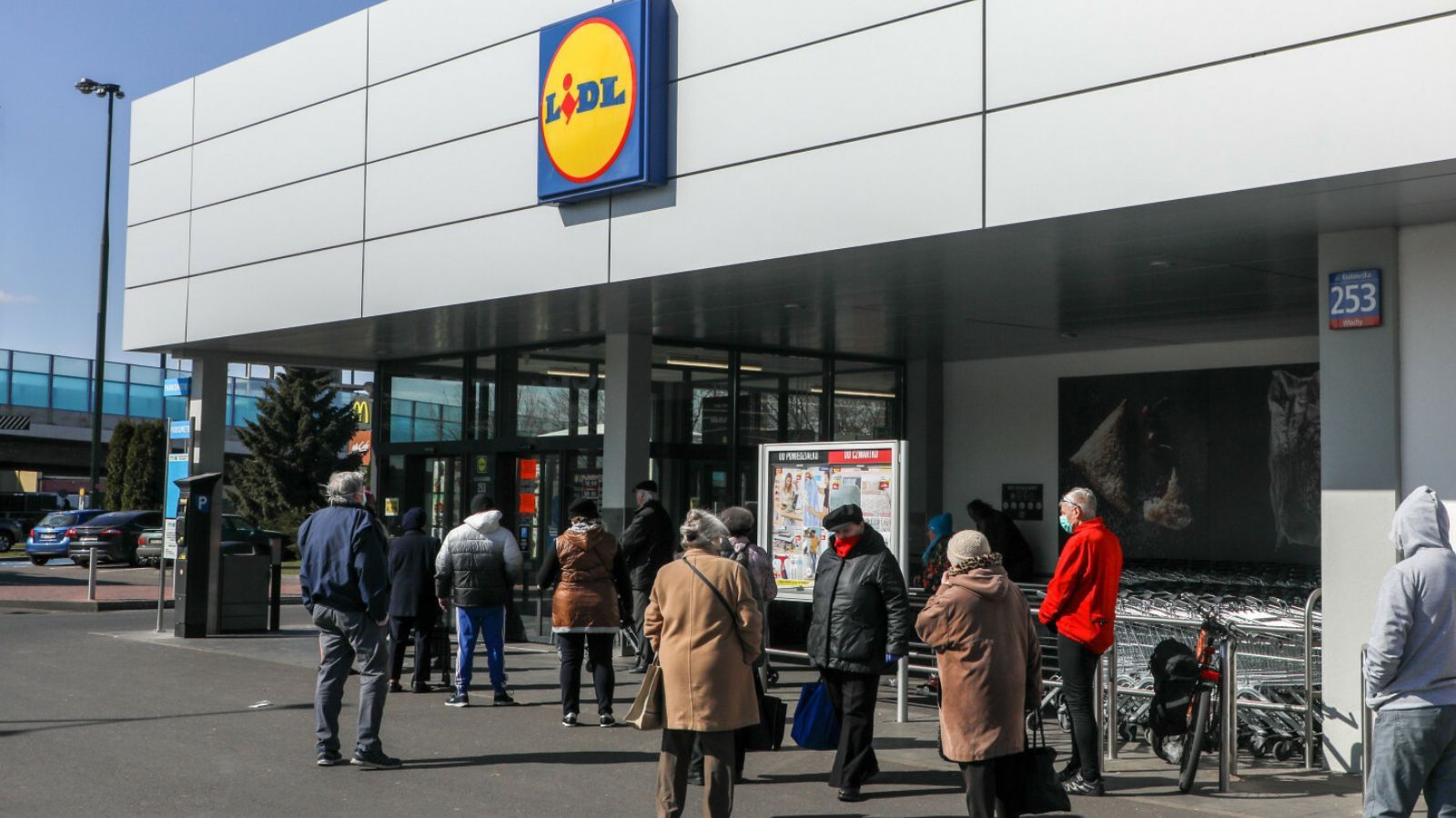 Lidl wydał komunikat do klientów, startuje procedura zwrotów tych produktów. Mogły trafić do każdego