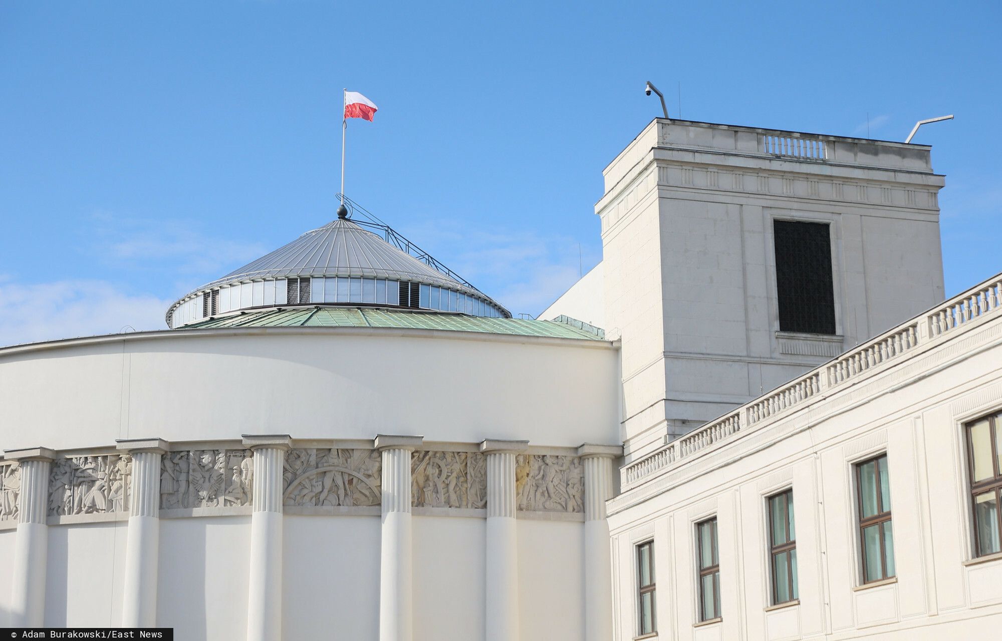 Rekordowe kwoty dla polskich posłów w 2026 r. Pojawiły się też hojne benefity