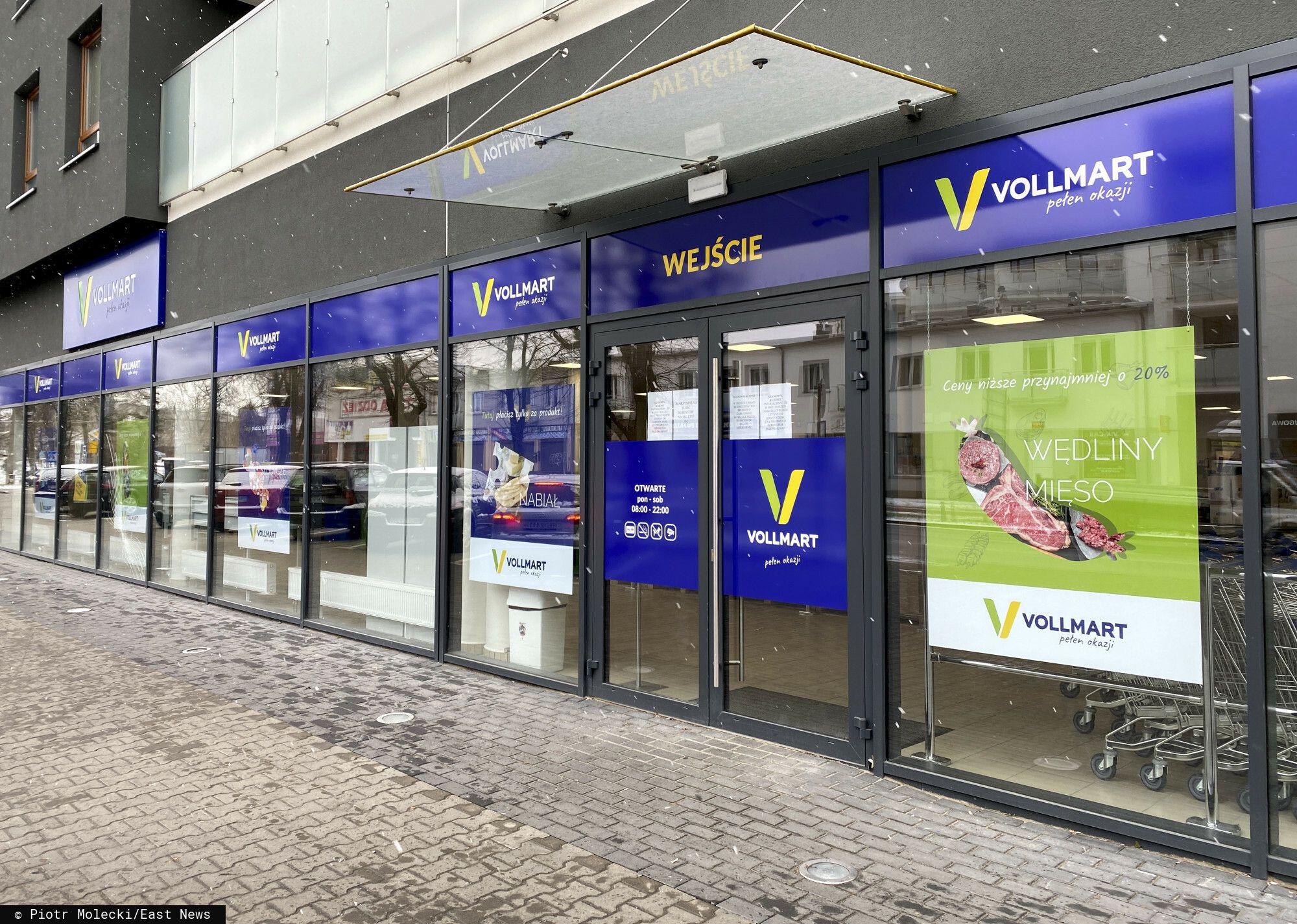 Konkurencja Lidla i Biedronki rośnie w siłę. Klienci zachwyceni towarem na sklepowych półkach