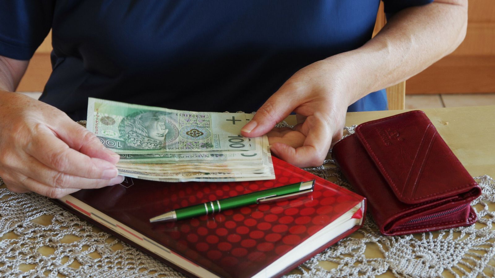 348,22 zł dodatku z ZUS do emerytury. Ci seniorzy nie muszą choćby składać wniosku