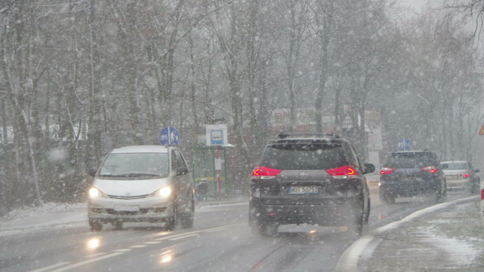 Mandat za jazdę zimą na letnich oponach? Kierowcy wciąż nie mają pojęcia