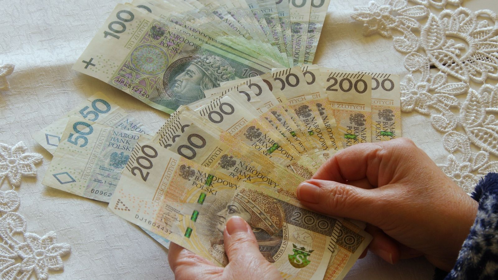 Nawet 4352 zł miesięcznie i bez sprawdzania dochodów. ZUS wyśle pieniądze jeszcze w tym tygodniu