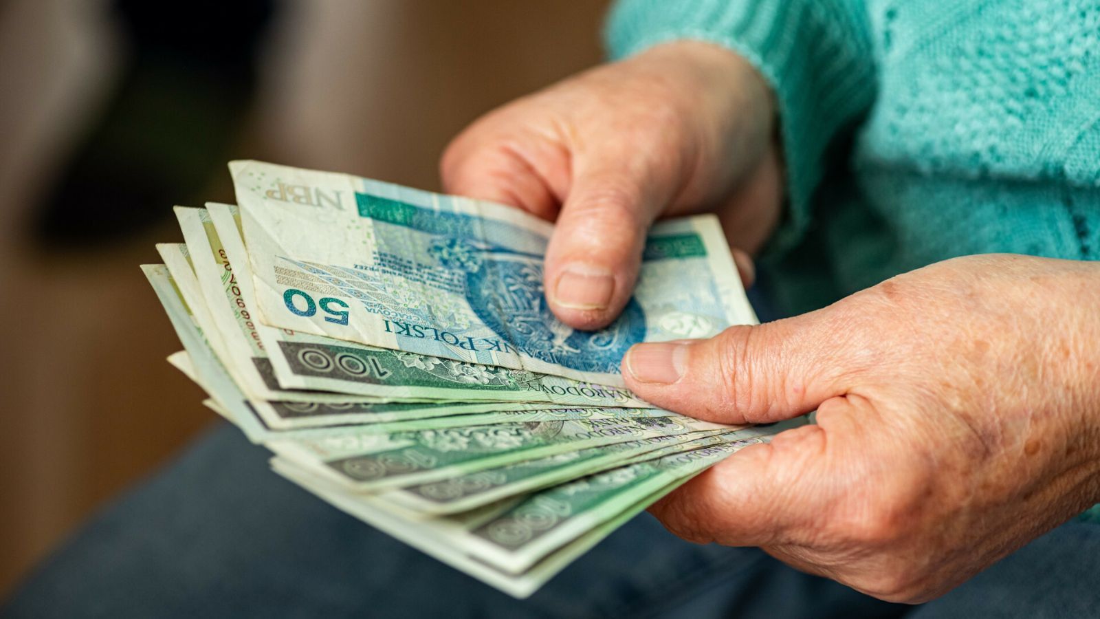 Tyle trzeba zarabiać, by dostać 4 tys. zł emerytury miesięcznie. Kwota może zdziwić Polaków