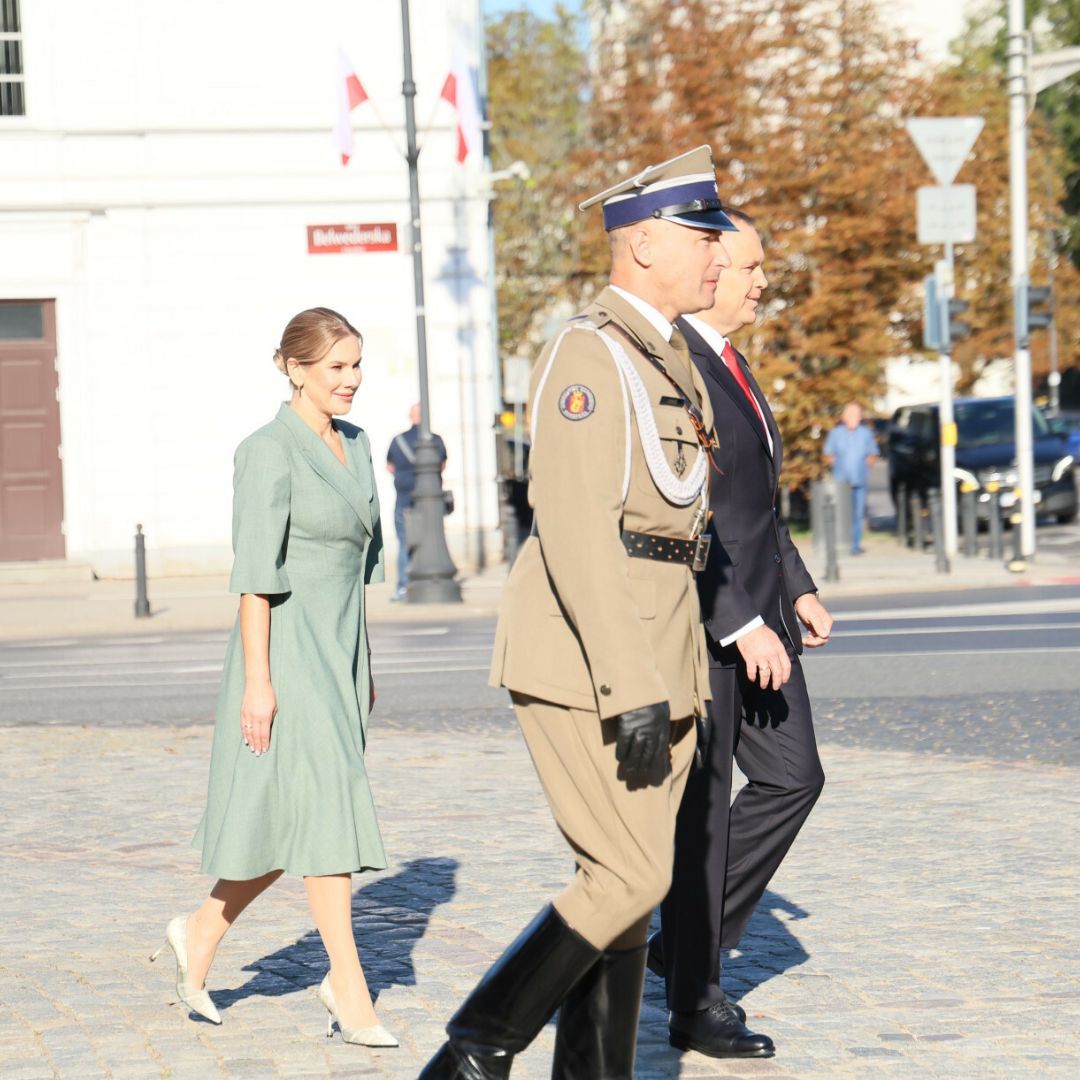 Nawroccy na obchodach Święta Wojska Polskiego. Co za kreacja Pierwszej Damy