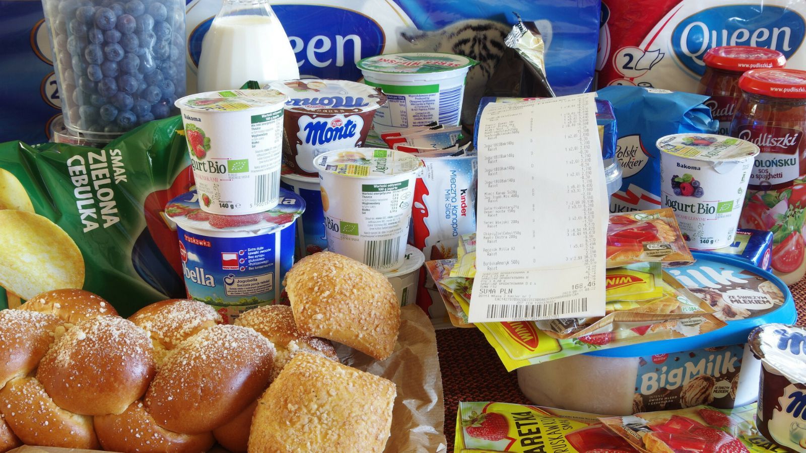 Miały być droższe, a są tańsze. Za te produkty płacimy mniej niż w 2024 roku. Na liście m.in. masło