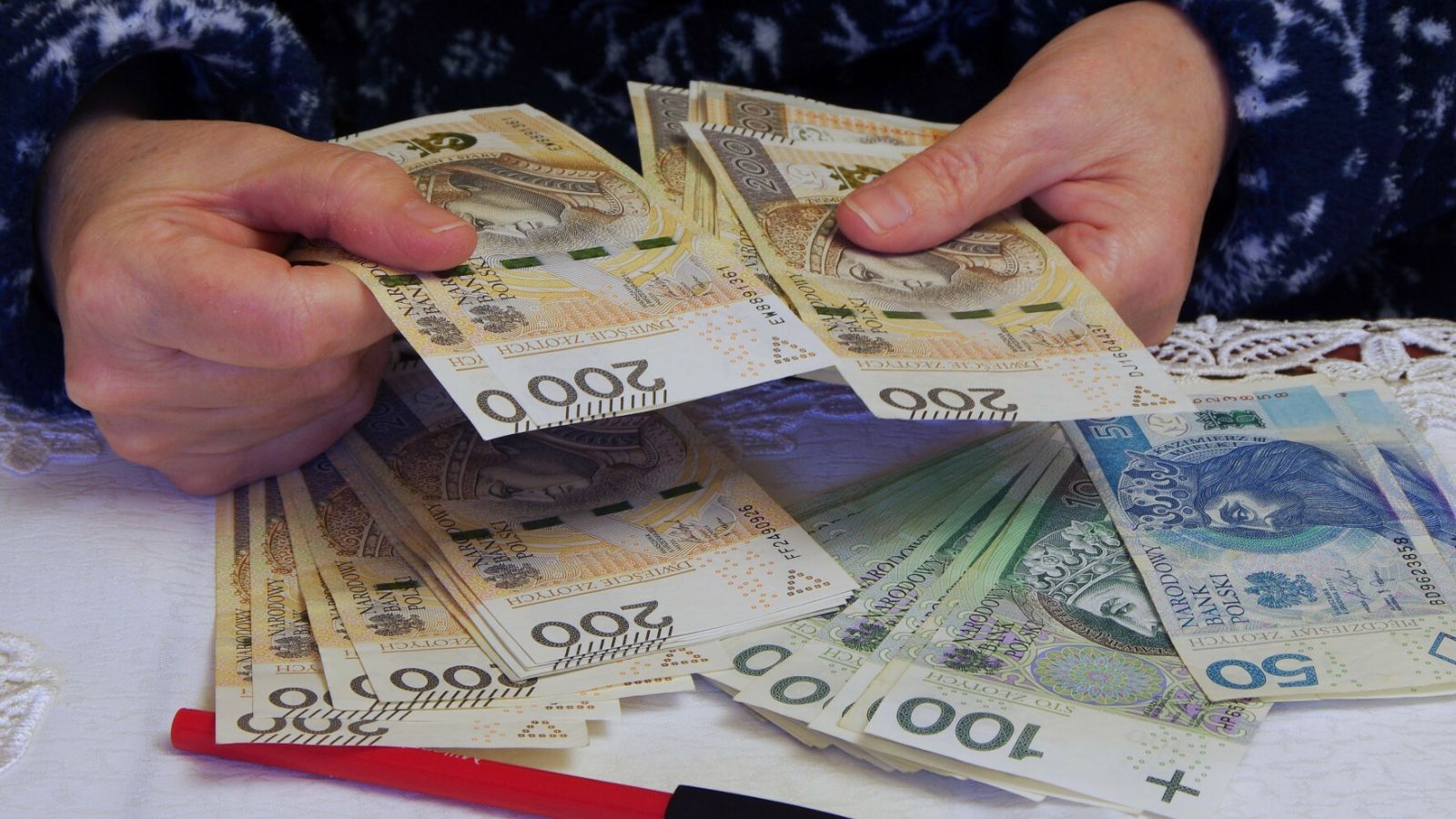 Terminy i wysokość 13. emerytury 2026. Pierwsze przelewy dotrą jeszcze przed Wielkanocą