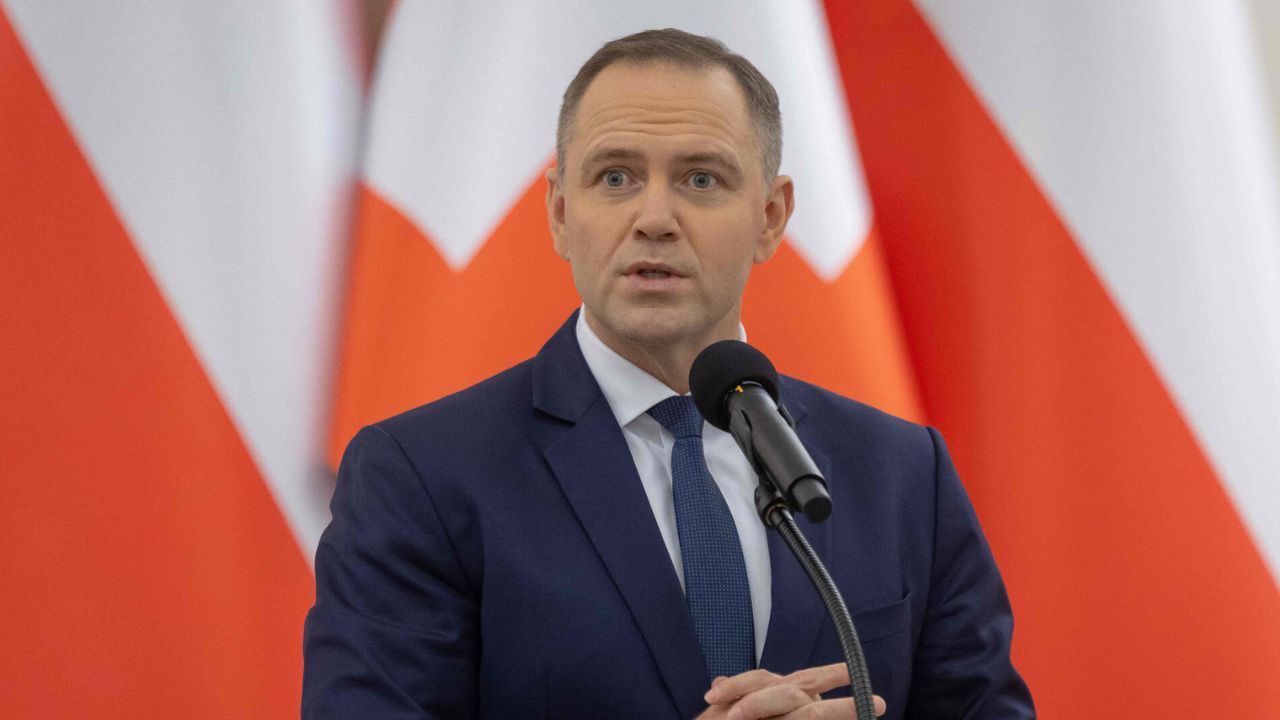 Jednak podpisze. Karol Nawrocki zadecydował, zagraniczne media rozpisują się o jego decyzji