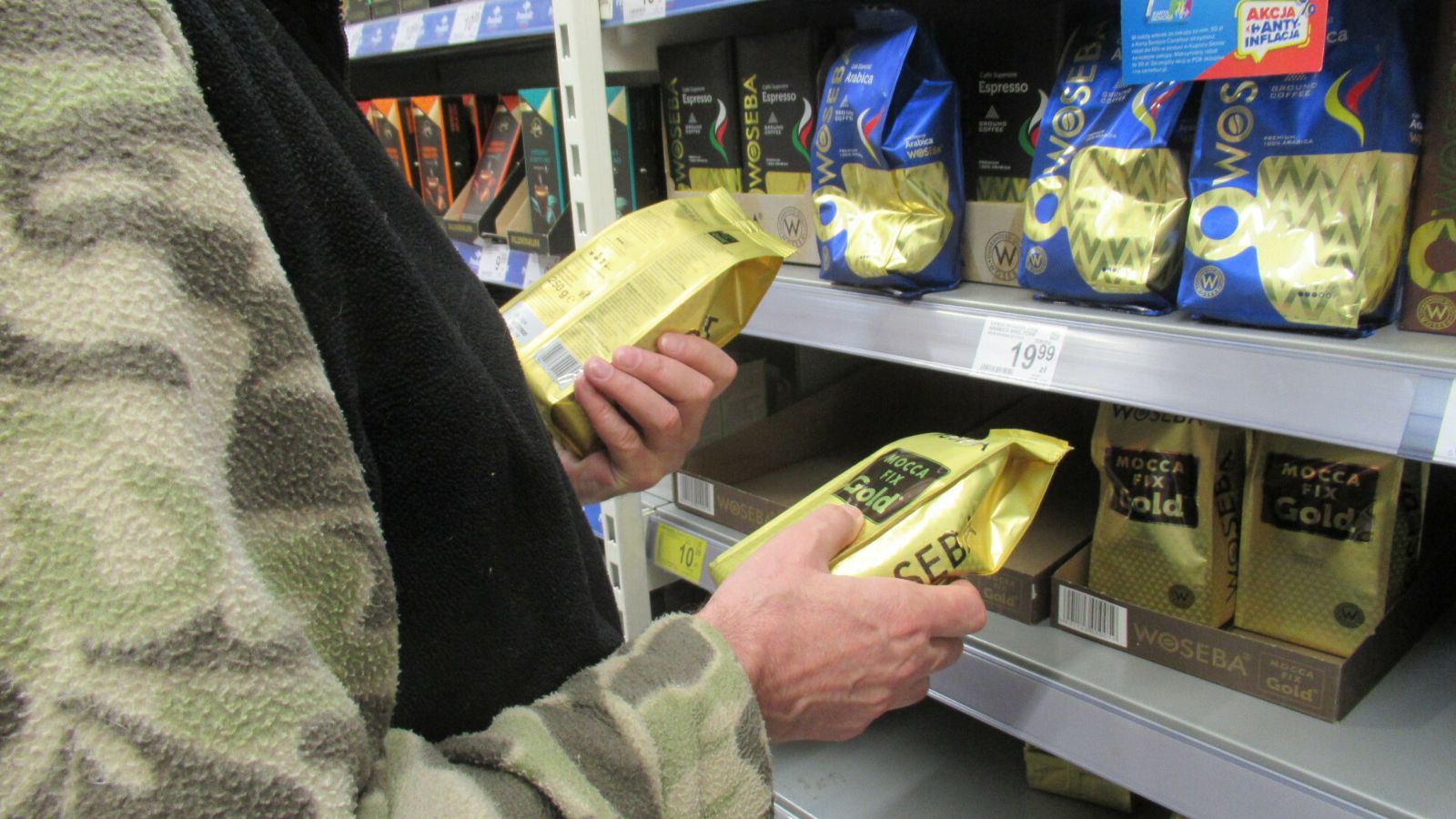 Eksperci przebadali popularne kawy. Najlepszą kupisz w sklepach w Polsce, tyle kosztuje