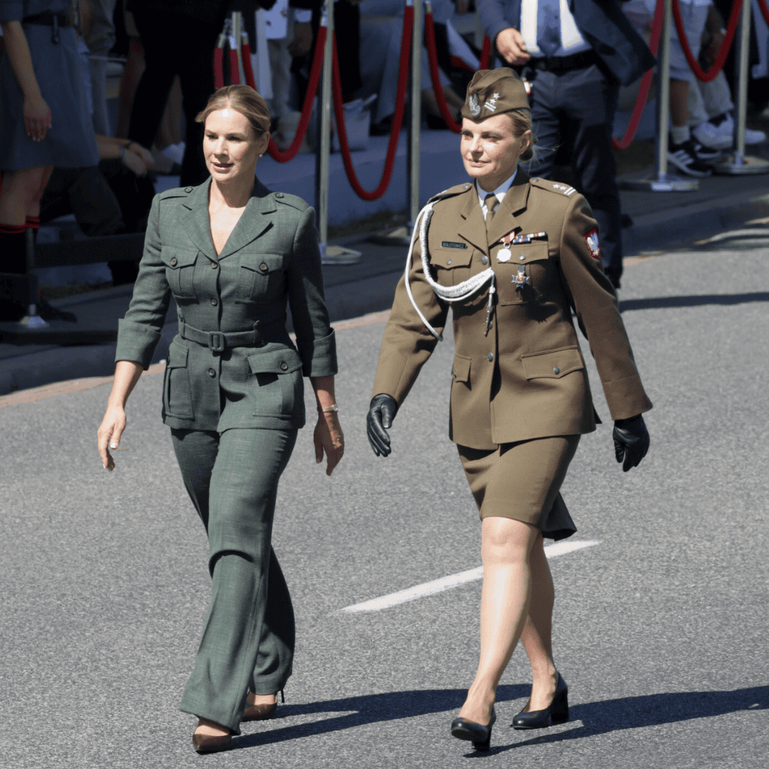 Druga kreacja Marty Nawrockiej z obchodów Święta Wojska Polskiego. Jaki wybór!