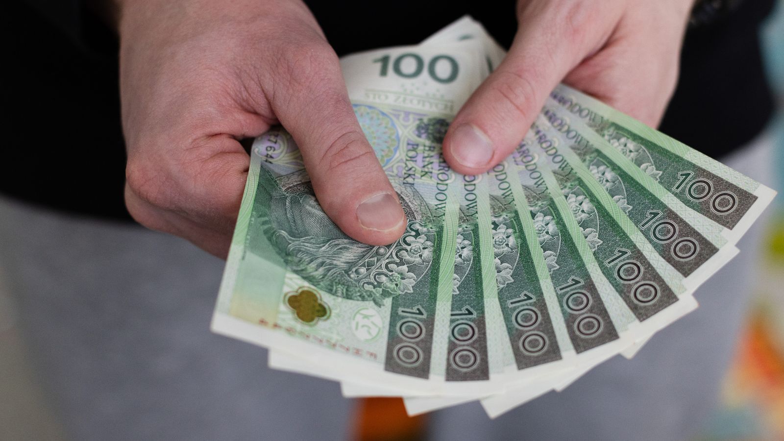 ZUS zabierze do 989 zł z pobieranego świadczenia. Emeryci muszą się pilnować