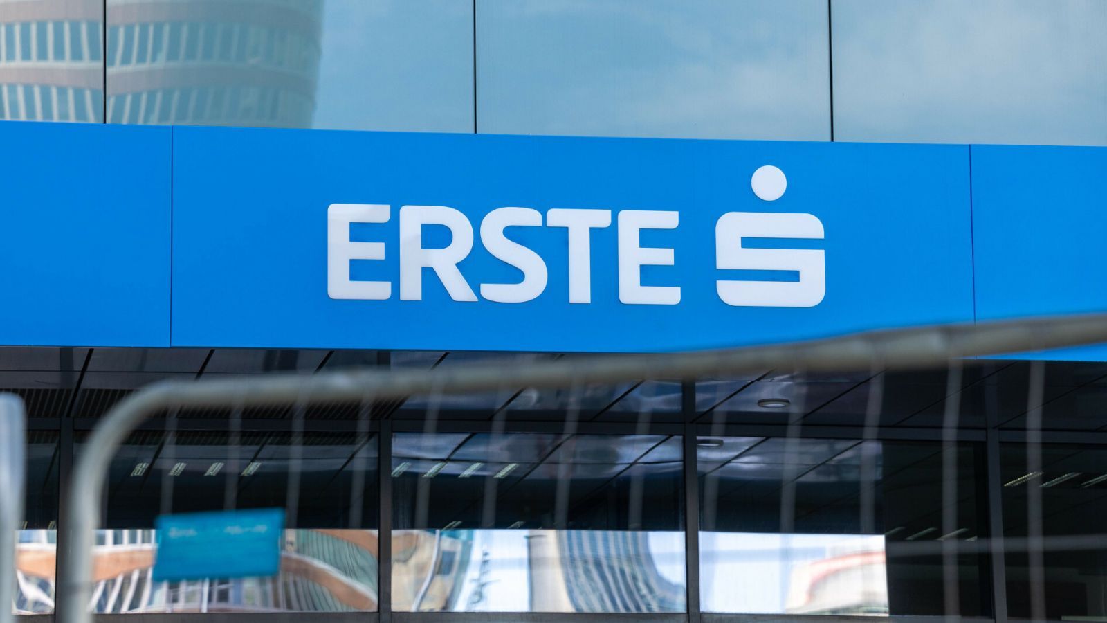 Erste Bank Polska wydał komunikat. W tych dniach część usług przestanie działać