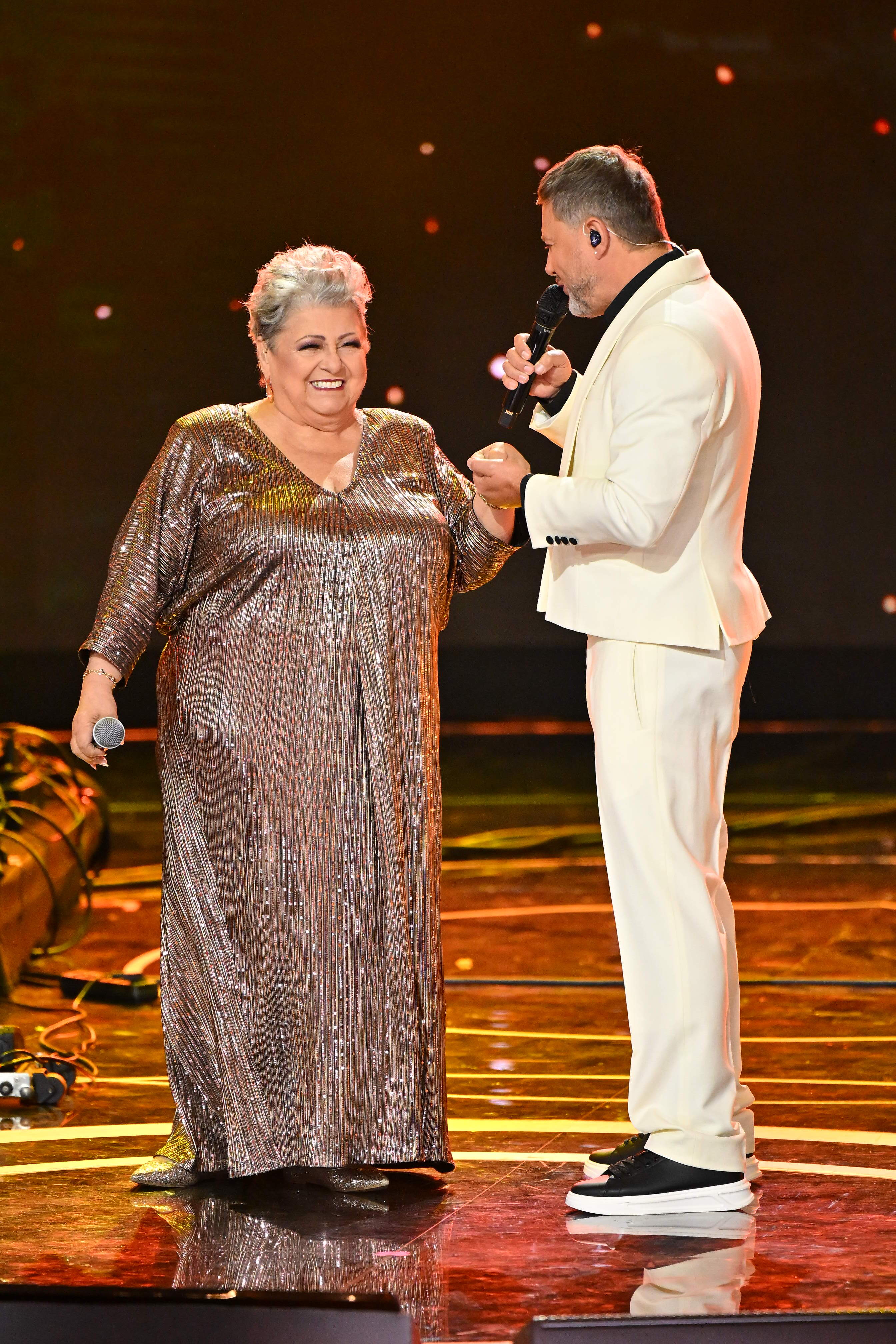 Liroy z młodziutką żoną i maleńkim dzieckiem za kulisami Sopotu. Dorota to piękność