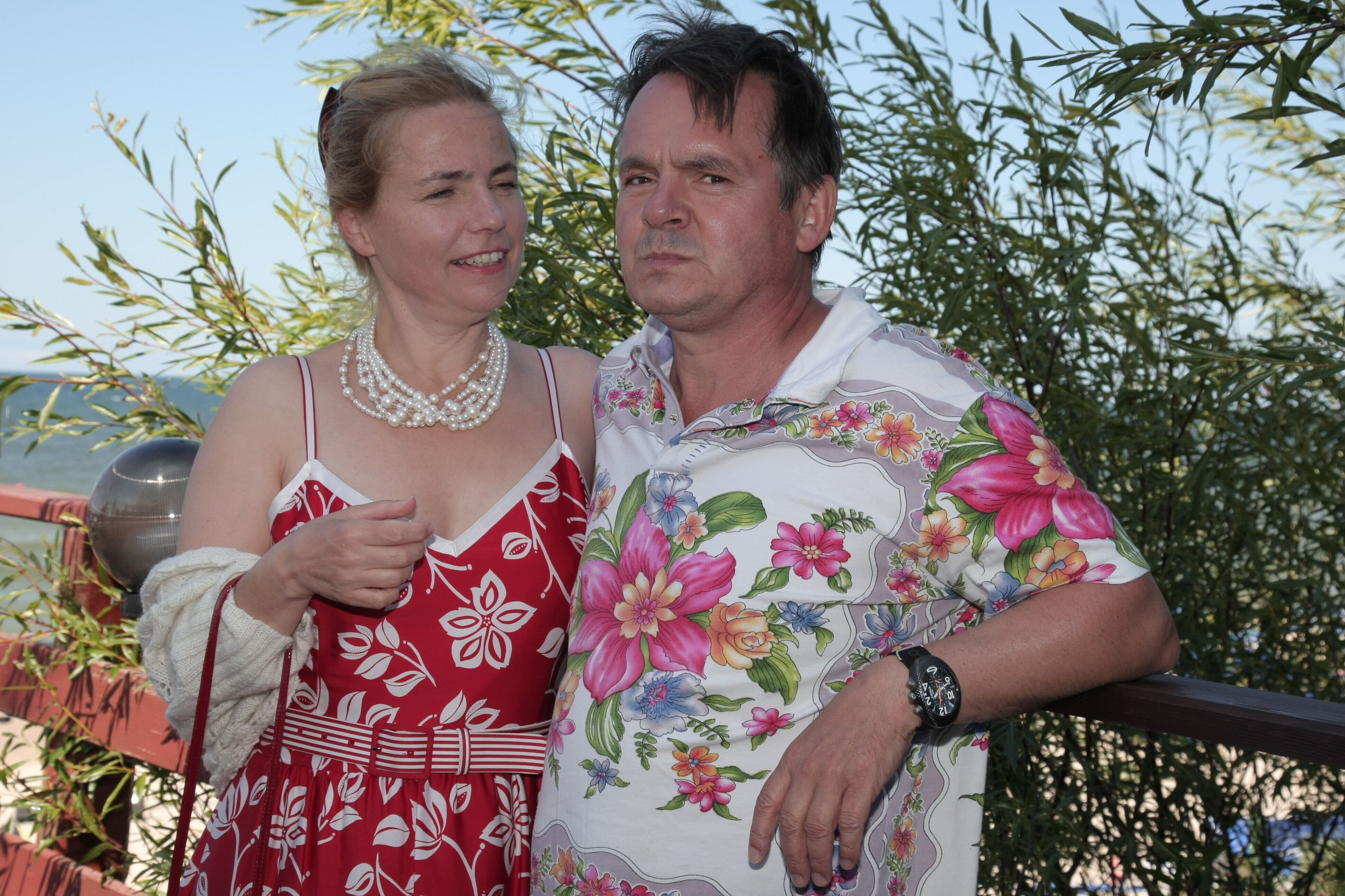 Wyszczerbione talerze, pranie na sznurku i mnóstwo zwierząt. Tak dziś żyją Ewa Kuryło i Piotr Pręgowski