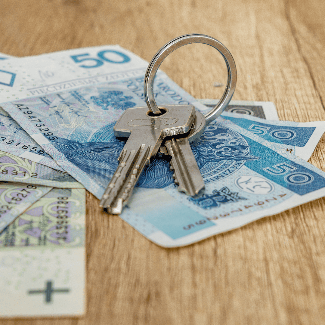 Polacy kupują mieszkania za bezcen z licytacji komorniczych. Problemy zaczynają się później