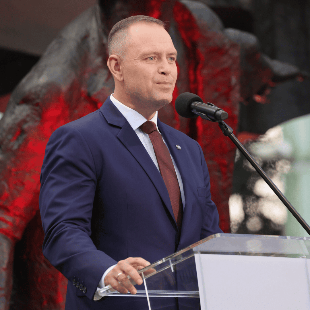 Niepokojący komunikat Ministerstwa Finansów. Tyle kosztują Polskę weta Nawrockiego. Jest komentarz Fitch