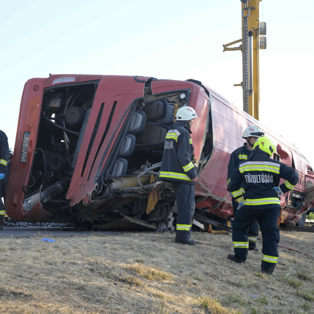 Wypadek polskiego autokaru na Węgrzech. Takie odszkodowanie przysługuje rodzinom ofiar