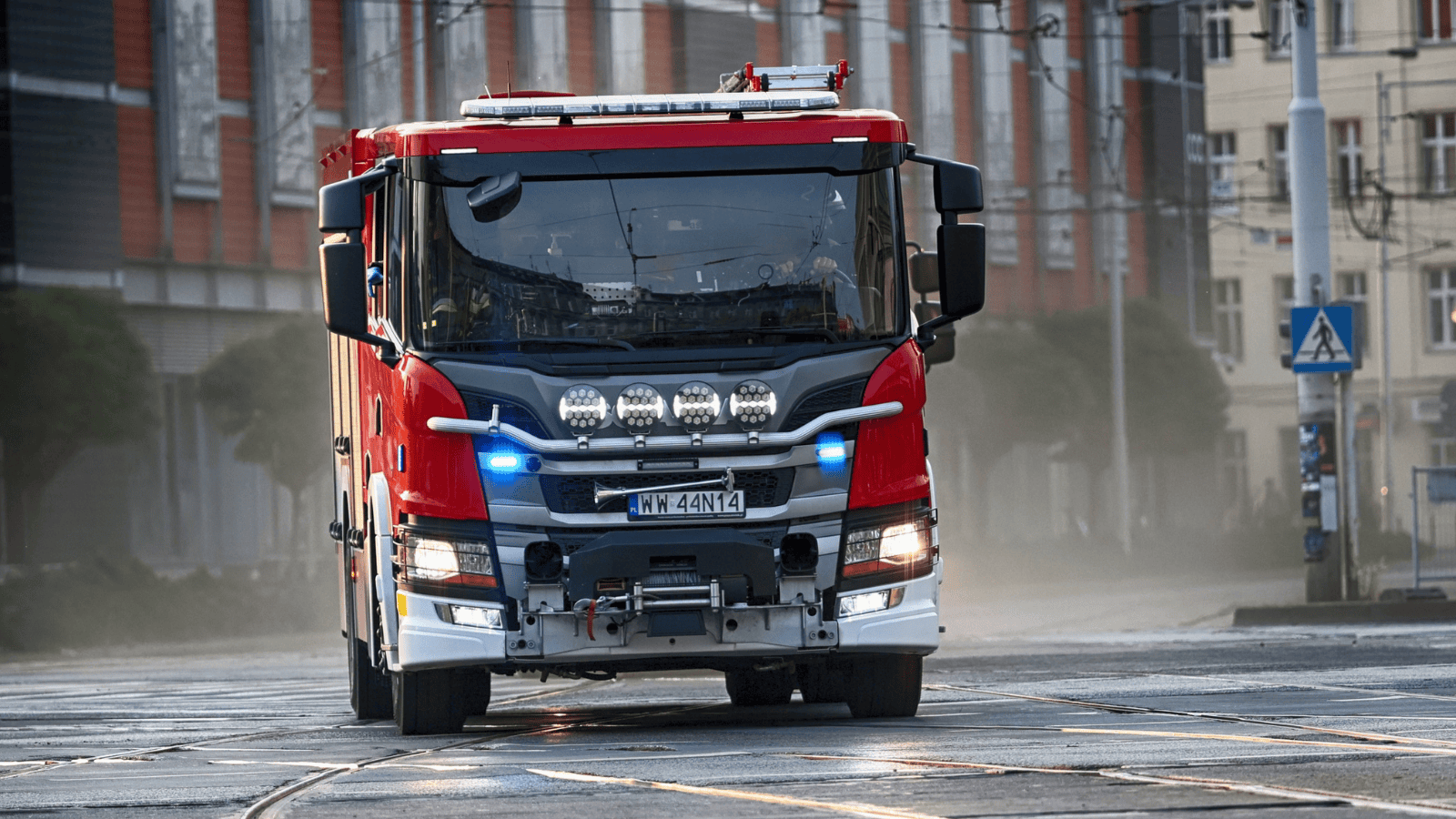 Płonął historyczny symbol Warszawy. Dramatyczna akcja strażaków w Wielki Piątek