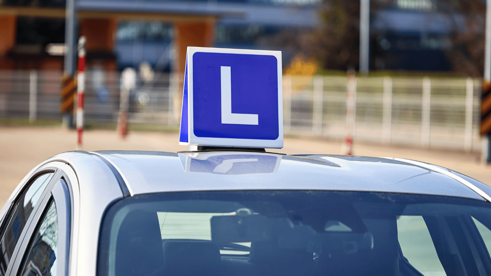 Minister Klimczak zapowiedział wielkie zmiany w egzaminach. Koniec zdawania na placu?