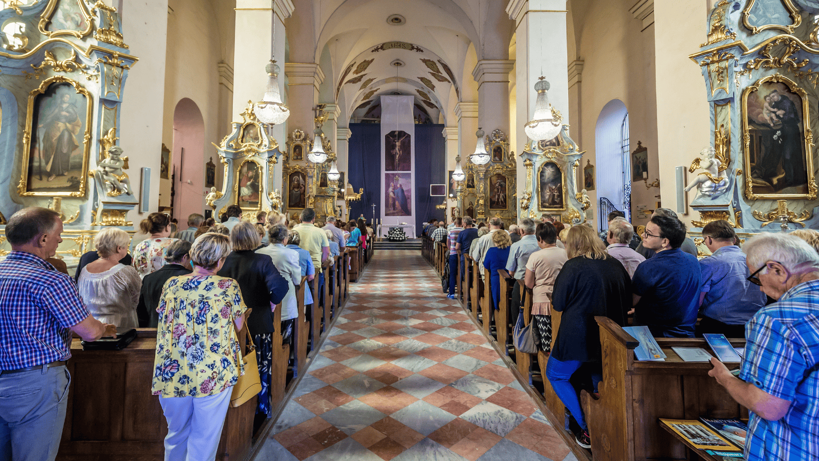 Czy 3 maja trzeba iść do kościoła? Prawo kanoniczne mówi jasno