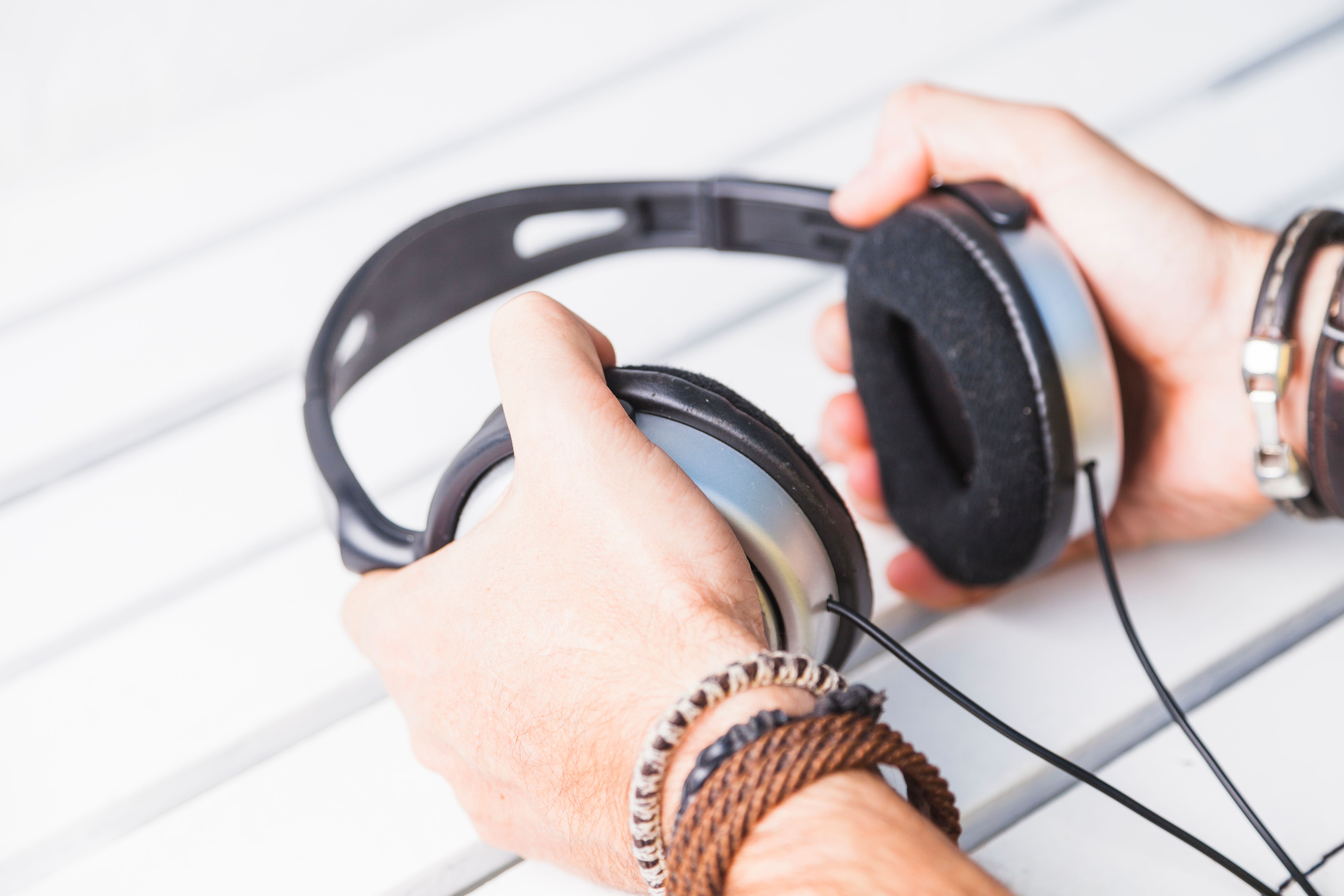 Toksyczna substancja w popularnych słuchawkach. UOKiK natychmiast je wycofuje