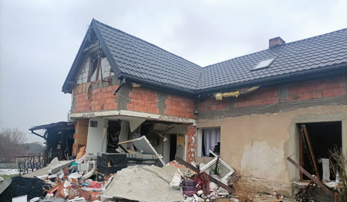 Śląskie: Wybuch gazu w domu jednorodzinnym. W akcji śmigłowiec LPR