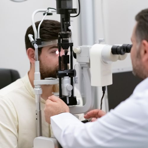 optometrysta Fot. ZeynepKaya/Getty Images Signature.jpg