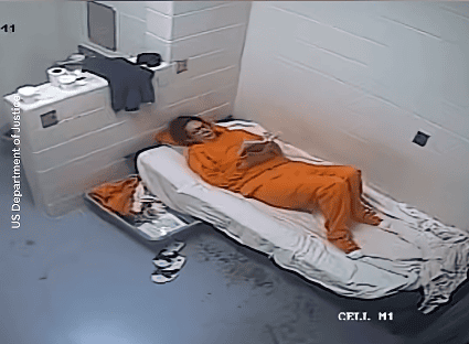 Tak mieszka partnerka Epsteina. Wideo z celi obiegło sieć