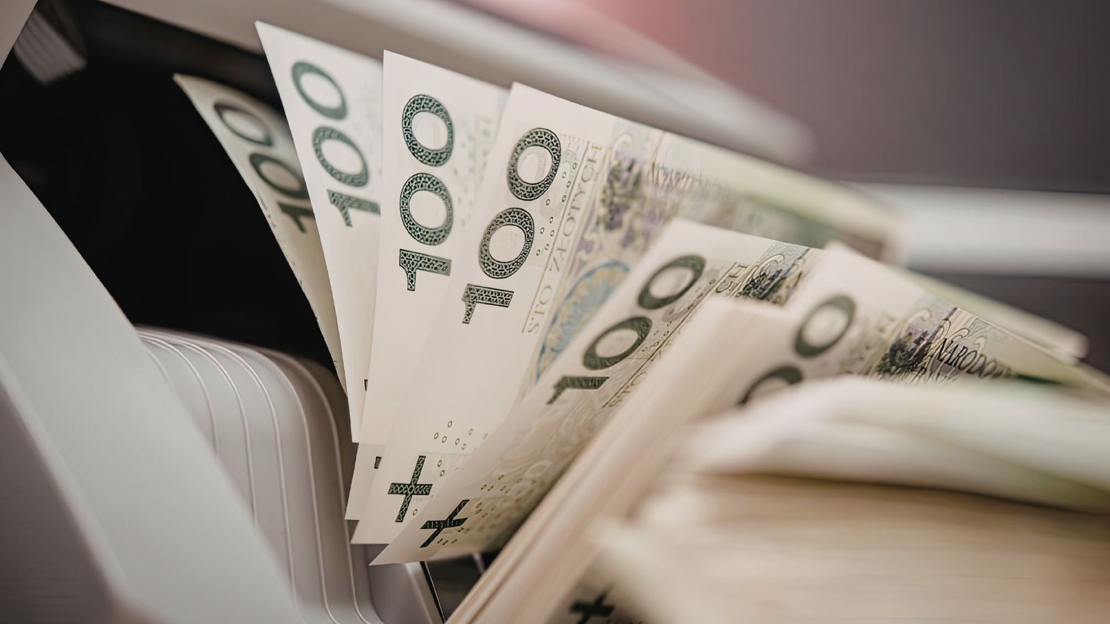 Płatności gotówkowe po nowemu od 1 stycznia 2027. Zmiany dotkną miliony Polaków. Sprawdź, co Cię czeka