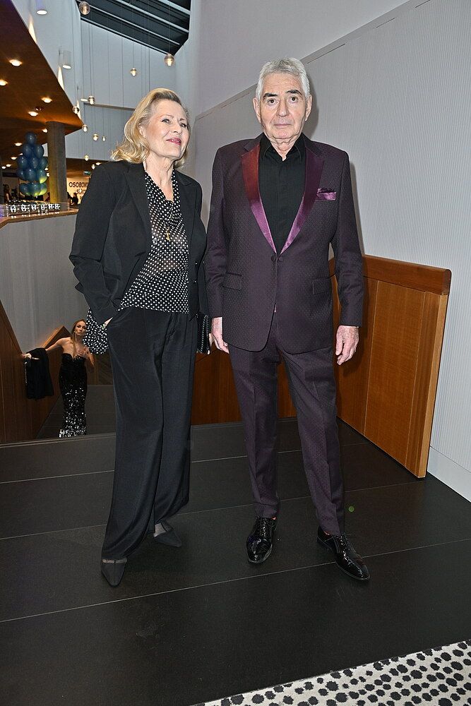 Za dumną Szapołowską kroczył przystojniak. Połączyło ich gorące uczucie, tworzą wyjątkową parę