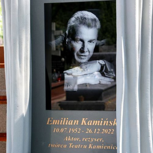 Tak teraz wygląda grób Emiliana Kamińskiego. Aż trudno uwierzyć!