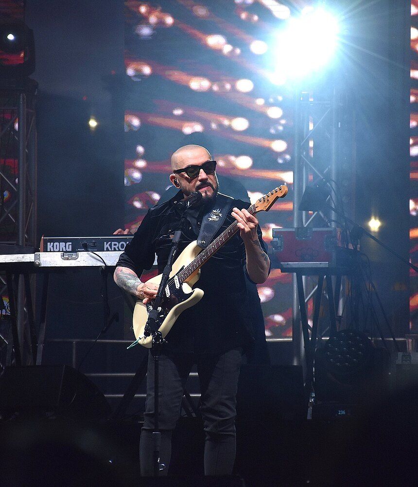 Tak Grzegorz Skawiński wygląda bez okularów. Tego zdjęcia nie da się zapomnieć