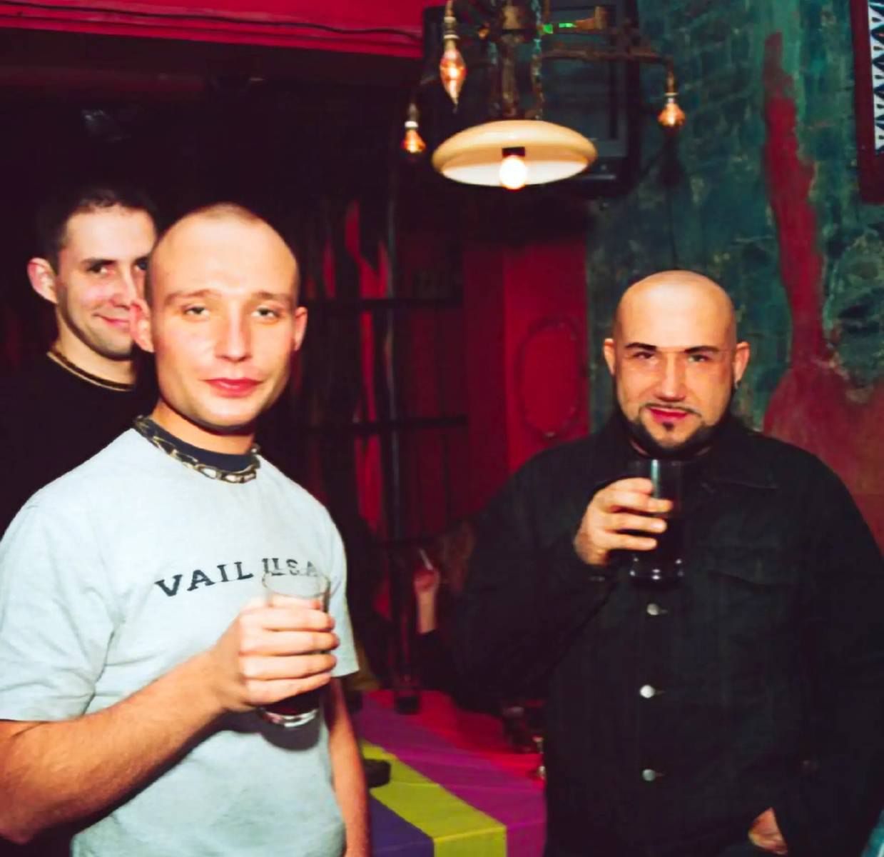 Legendarny muzyk w końcu pokazał zdjęcia. Nigdy nie zgadniecie, jak wygląda bez okularów