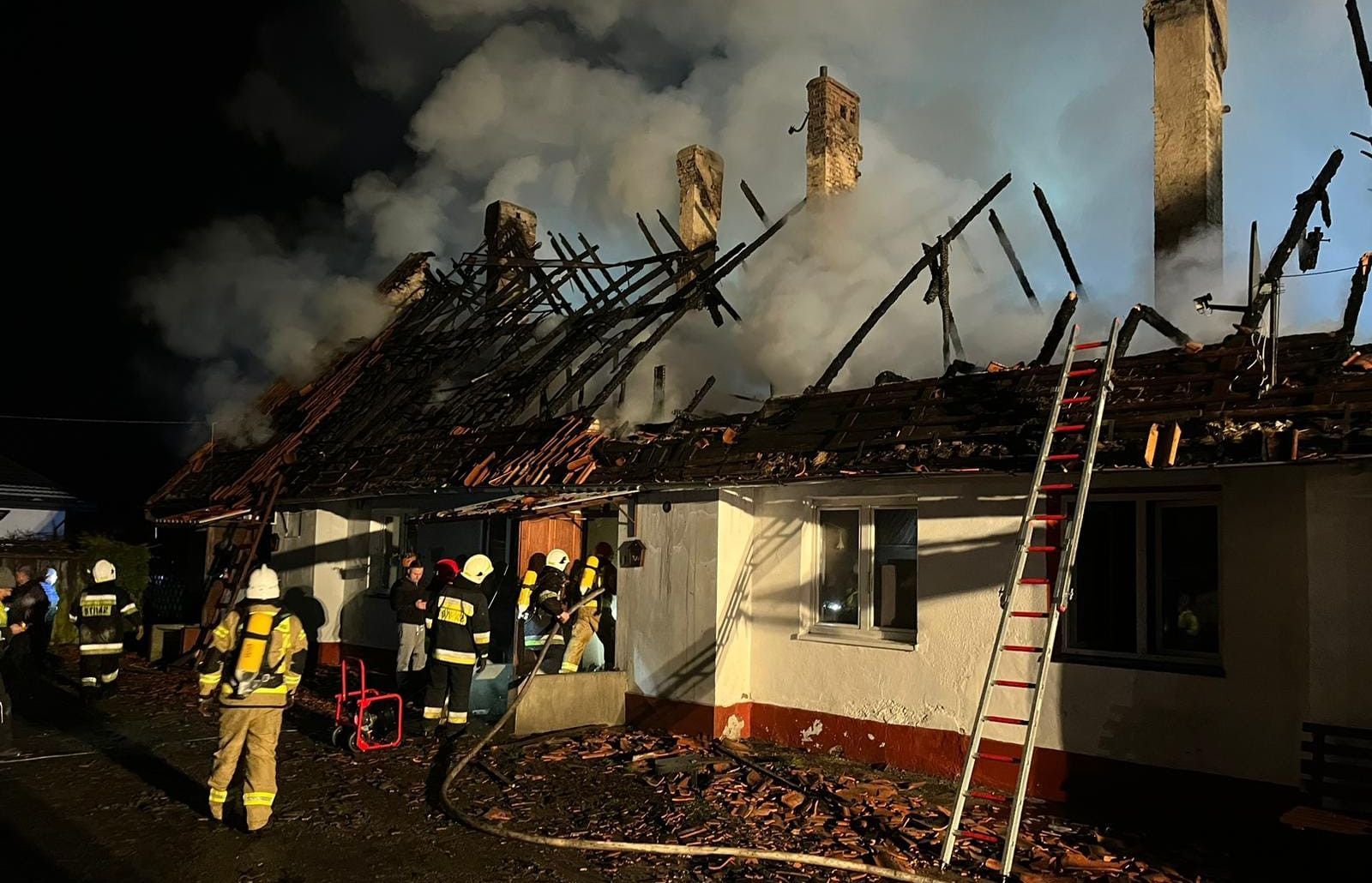 13 osób musiało zostać ewakuowanych z budynku, w którym wybuchł pożar.