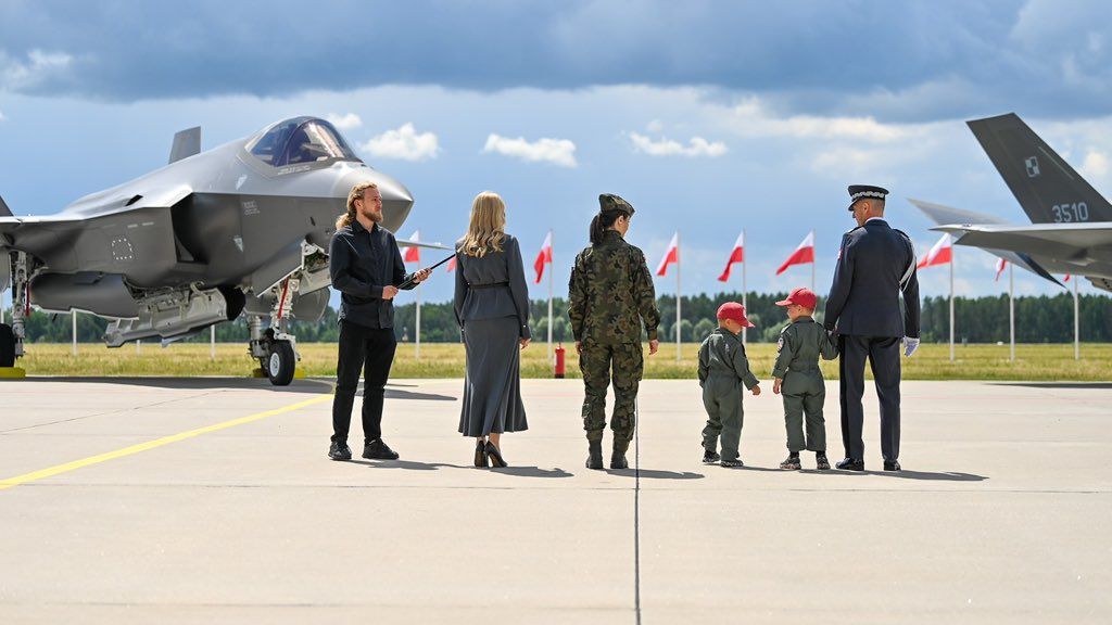 Wzruszające sceny podczas ceremonii przyjęcia F-35. Pojawiła się kapitan Magdalena Boryc-Krakowian