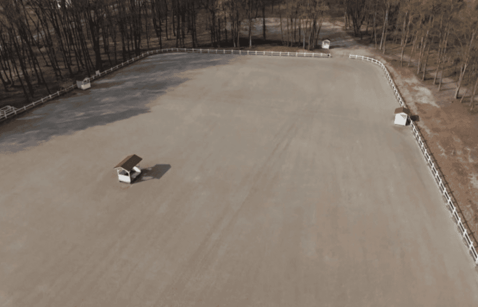 Hacjenda jak z Dzikiego Zachodu. Tak mieszka Agnieszka z "Rolnika". Hektary i konie, to jej świat