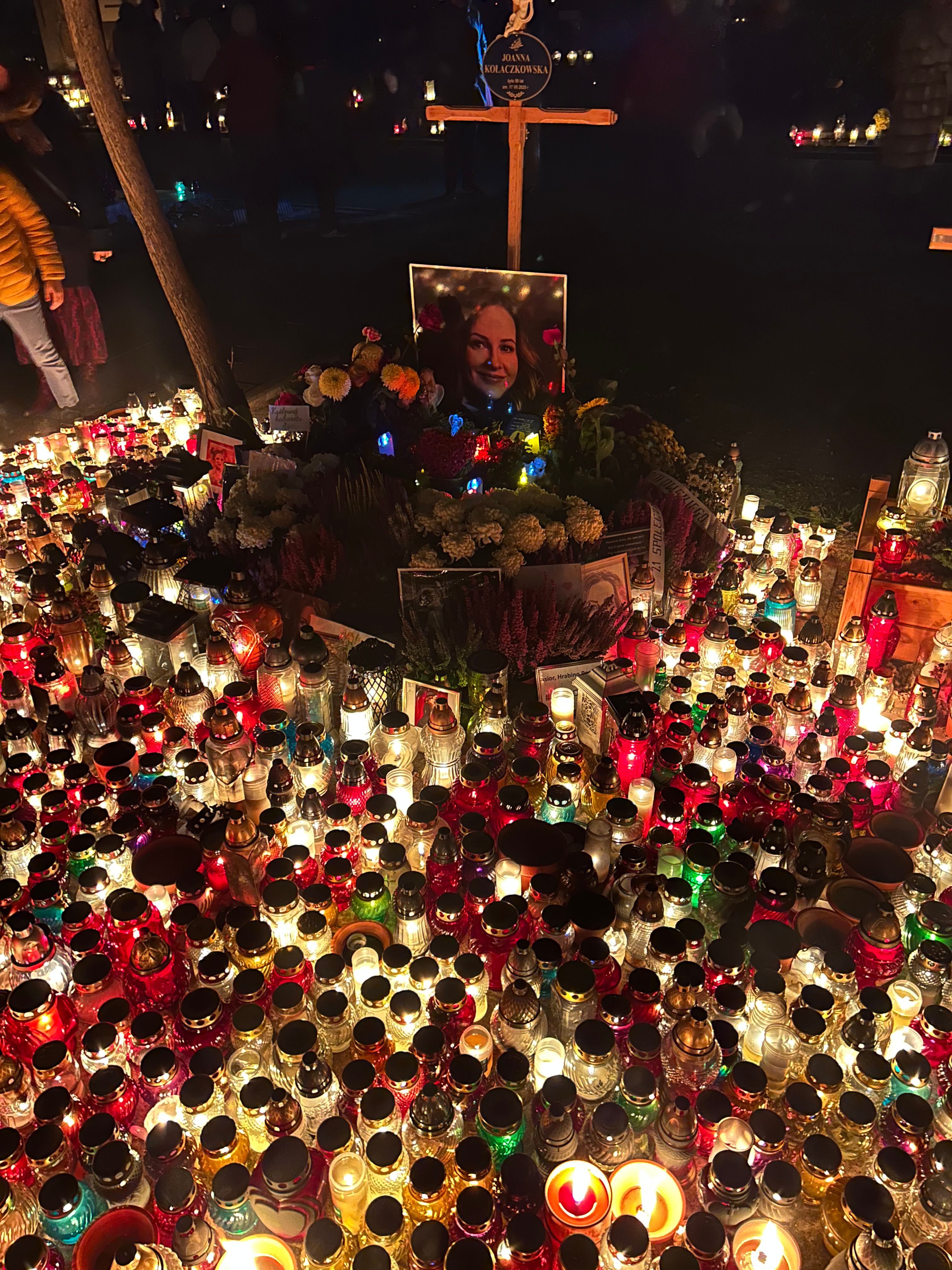 Tak wygląda grób Asi Kołaczkowskiej po Wszystkich Świętych. Nieprawdopodobny widok