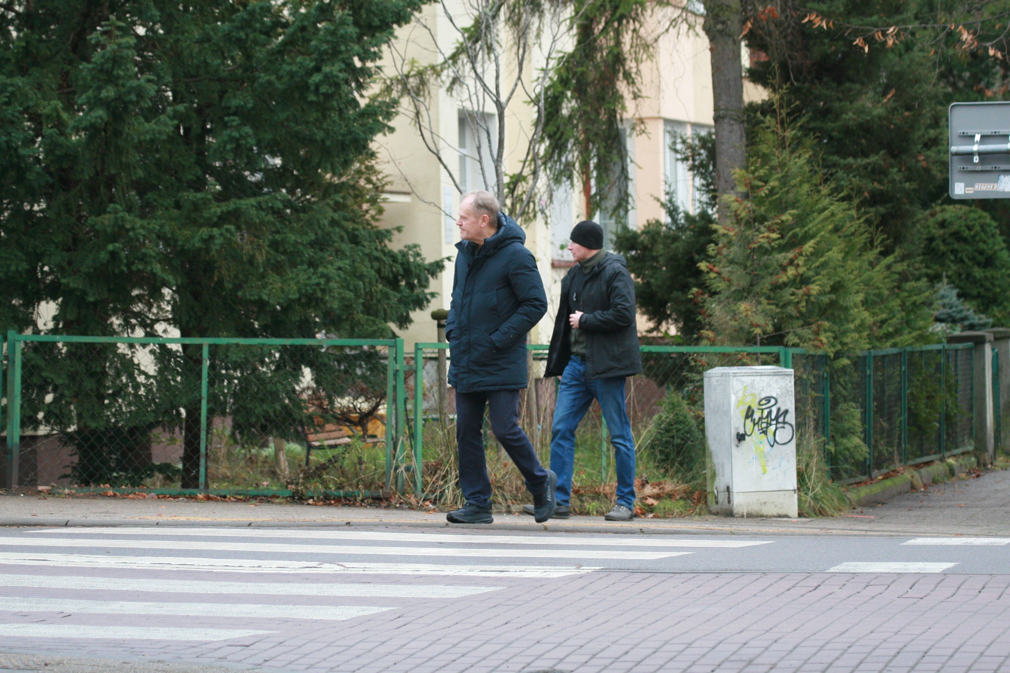 Przyłapaliśmy Donalda Tuska z rodziną. Spędzał świąteczny czas z bliskimi