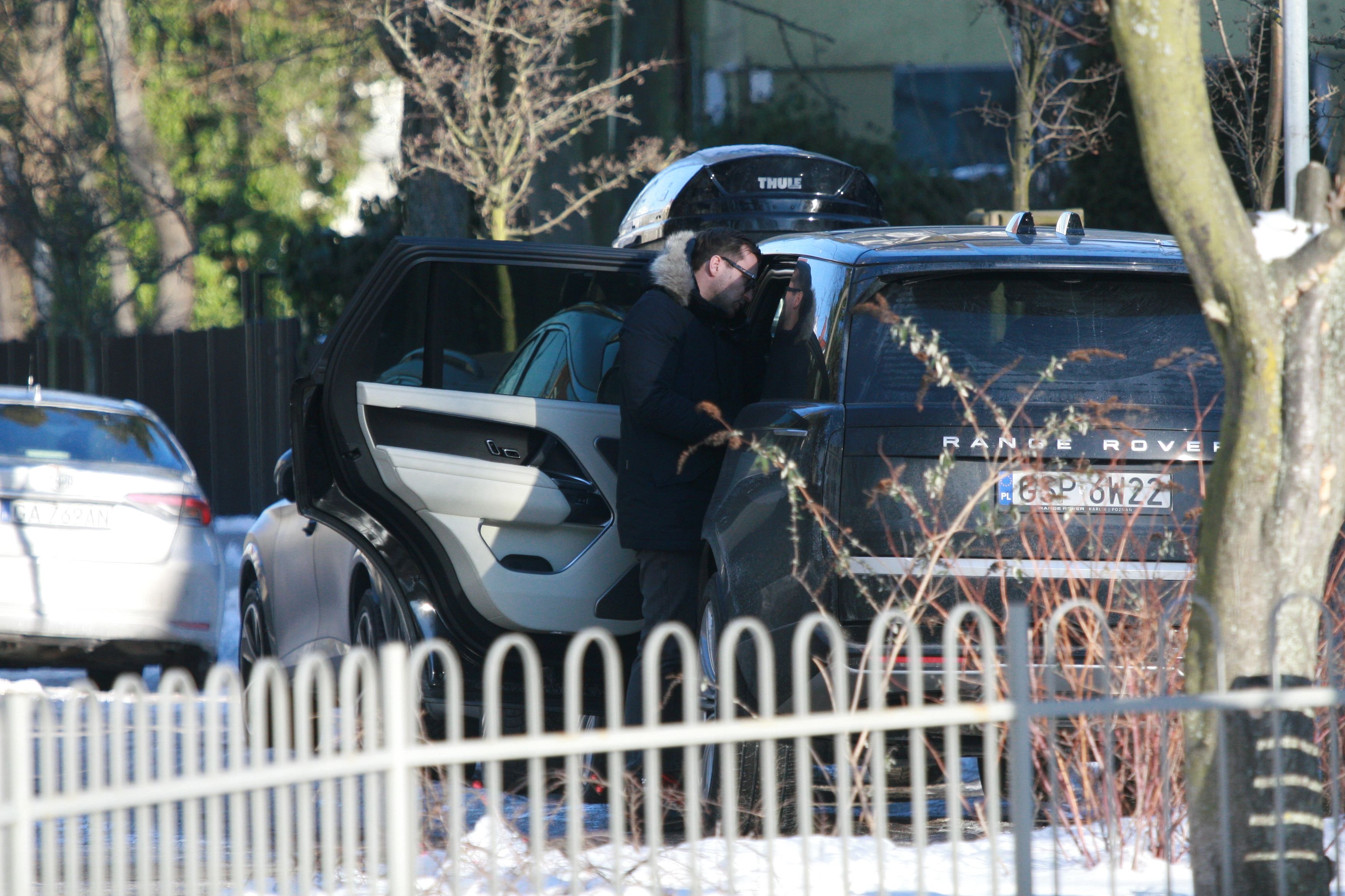 Przyłapaliśmy Donalda Tuska i Kasię Tusk. On w czapce z daszkiem, a ona, aż trudno uwierzyć