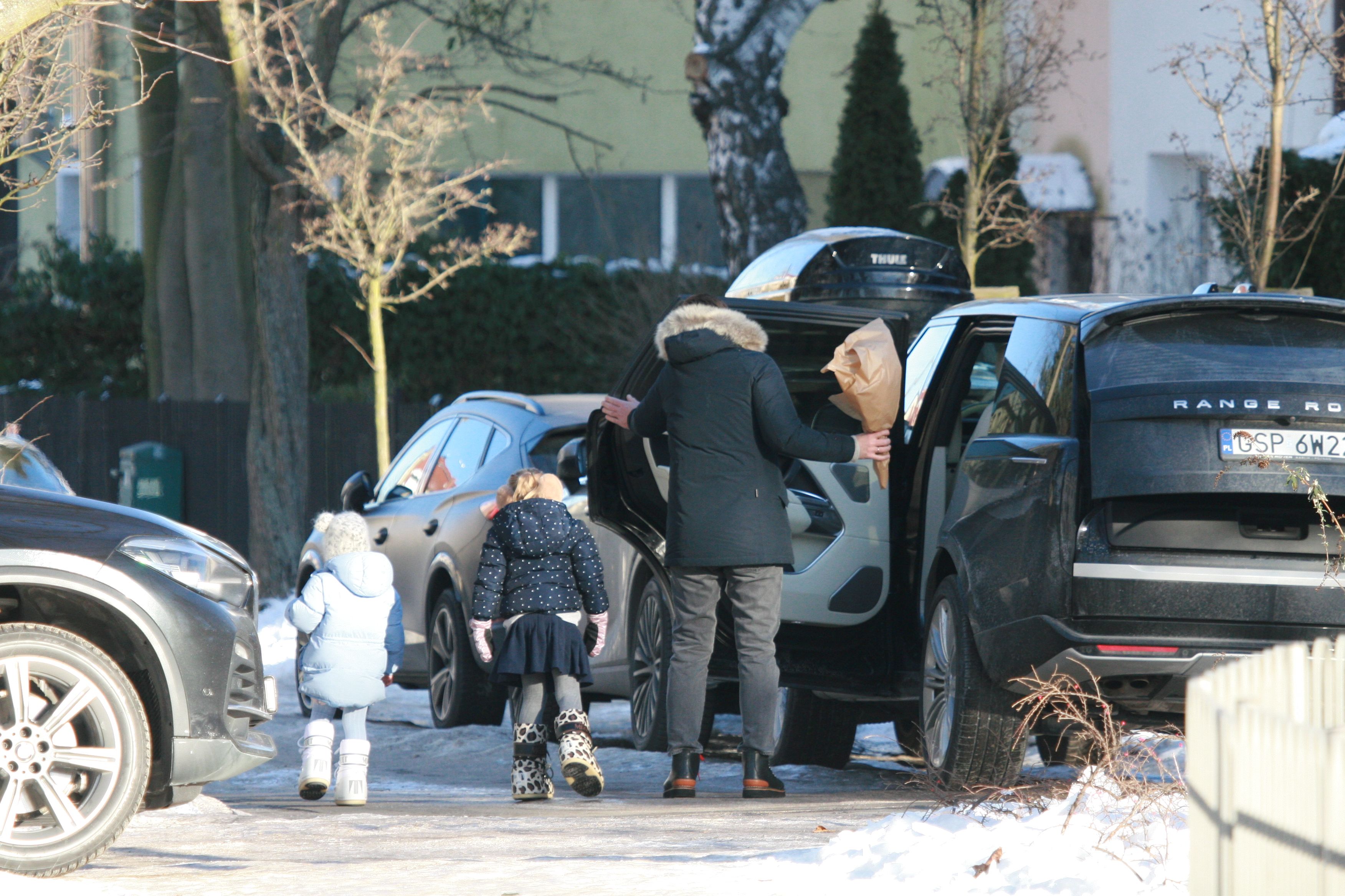Przyłapaliśmy Donalda Tuska i Kasię Tusk. On w czapce z daszkiem, a ona, aż trudno uwierzyć