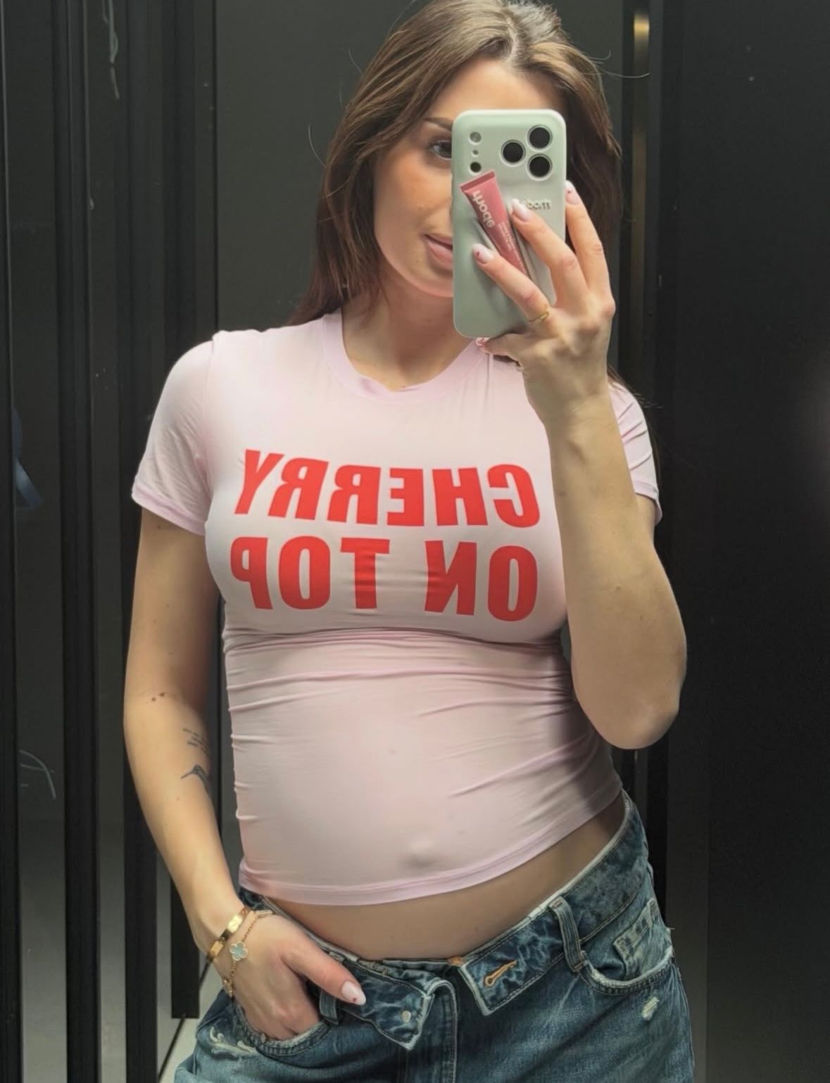 Stylizacje ciążowe Wersow: jak odtworzyć jej najlepsze looki? Tymi zasadami kieruje się influencerka