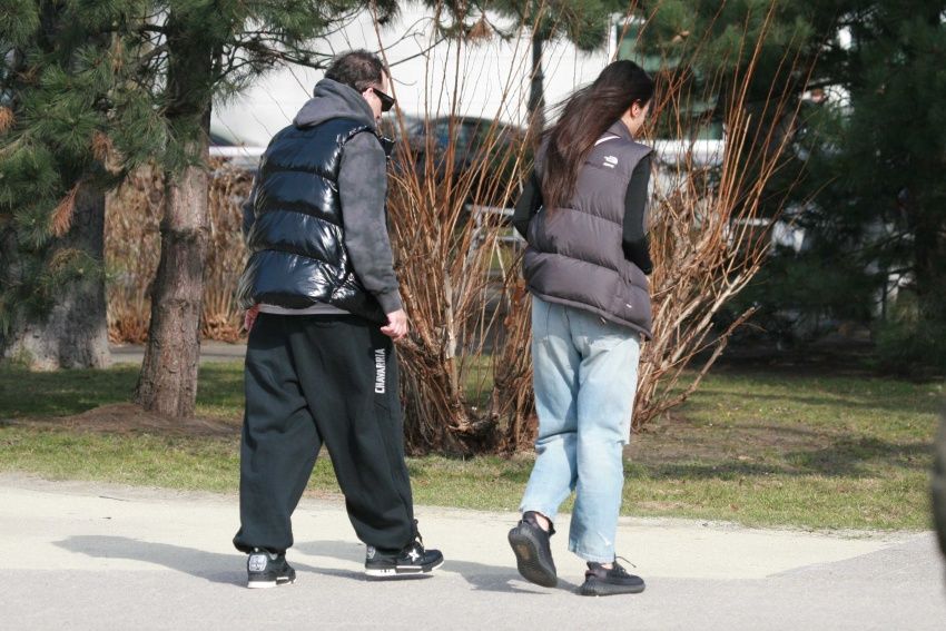 Przyłapaliśmy Michała Koterskiego i jego nową dziewczynę. Niebywałe, co robili, gdy nikt nie patrzył