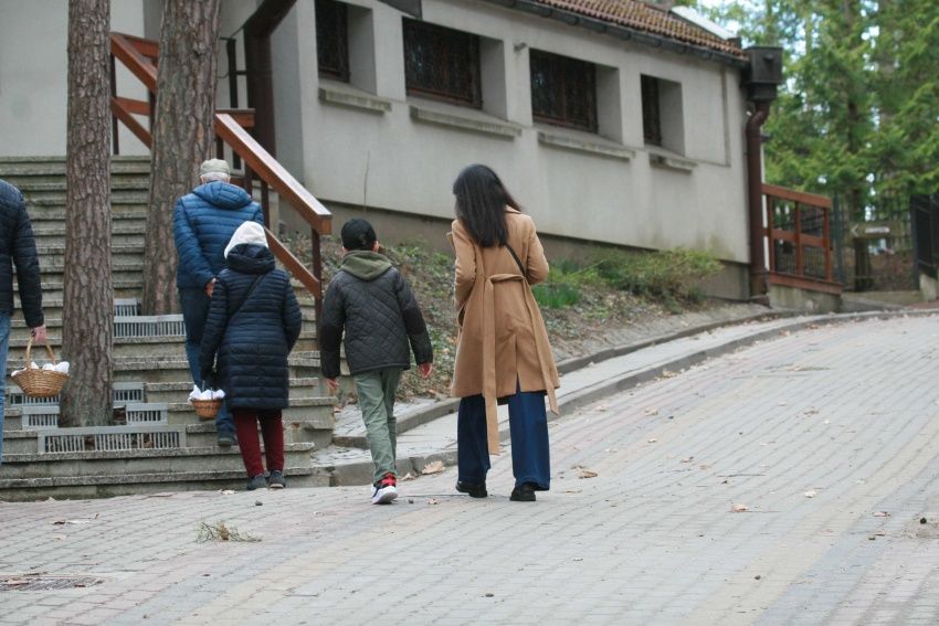 Marta Kaczyńska przyłapana z synkiem. Ale on już duży! Wiadomo, do kogo podobny